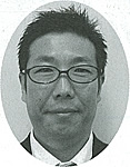 下尾地区常任委員会委員の男性議員の白黒顔写真