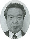 竹川地区常任委員会委員の男性議員一人目の白黒顔写真