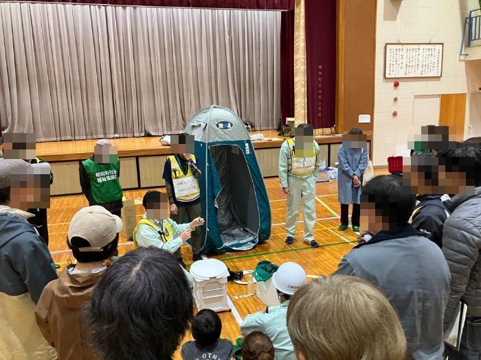体験訓練（仮設トイレ）